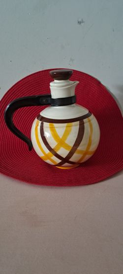 Vintage Pitcher/Carafe With Lid!
