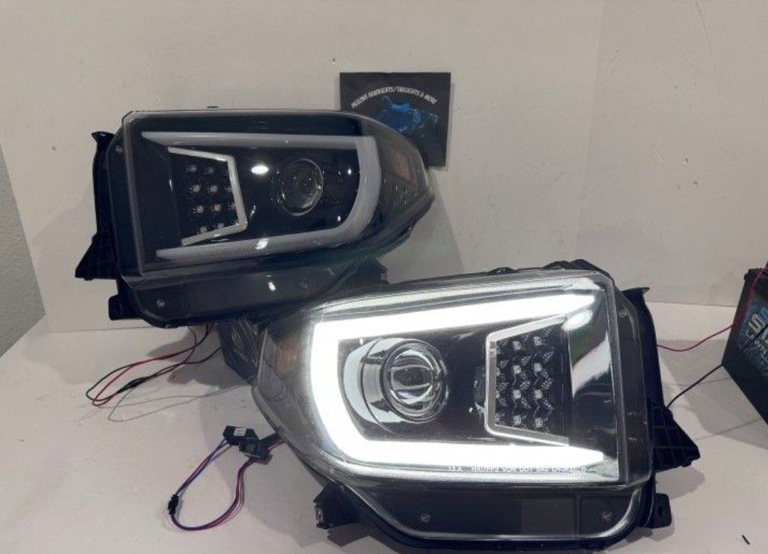 Toyota Tundra 2014-2021 Headlights