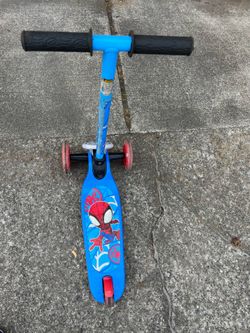 Scooter for kids Spiderman (in Des Moines/West Kent)
