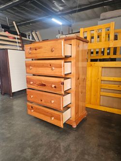 Chest of drawers
