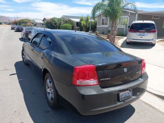 Selling a 2010 dodge charger has 125.000 miles the check engine light just came on i scan it it shows on oe of the pics what it is asking $2.8000 it a