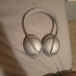 Bose Wireless 700 Sleek Noise Cancelling Headphones