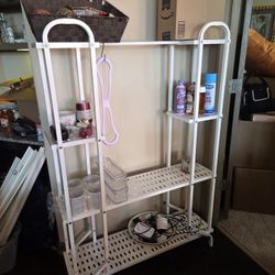 White METAL PLANT HOLDER