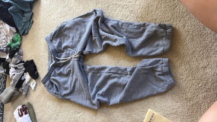 Vuori men’s sweats size LARGE