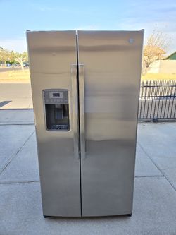 Refrigerator GE Stainless Steel Year 2020 