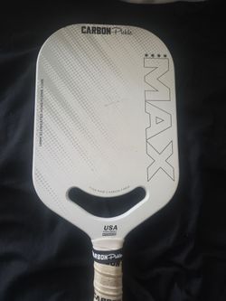 Carbon Pickle pickleball racket