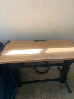 Ergotron height adjustable standing desk