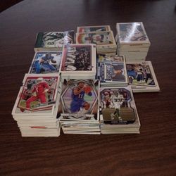 LOT OF OVER 1,000 SPORTS CARDS 
