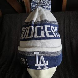 DODGERS NEW ERA BEANIE HAT
