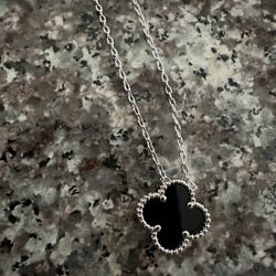 Van Cleef Mother Of Pearls Necklace 