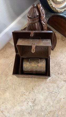 Home Decor Metal Lunch Pails  Moving Sale 