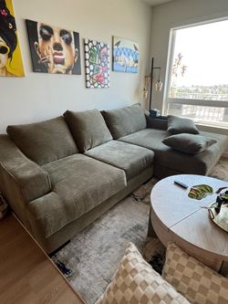 Bonaterra II Forest Green Couch