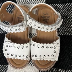 Brand New White Leather Sandals Size 9US Updated 2/29/24