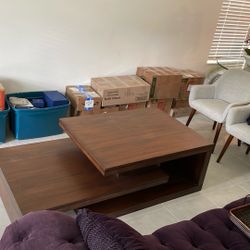 Extendable Solid Wood Coffee Table 
