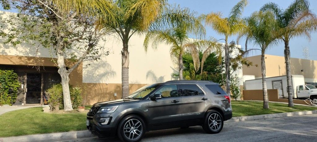 2016 Ford Explorer