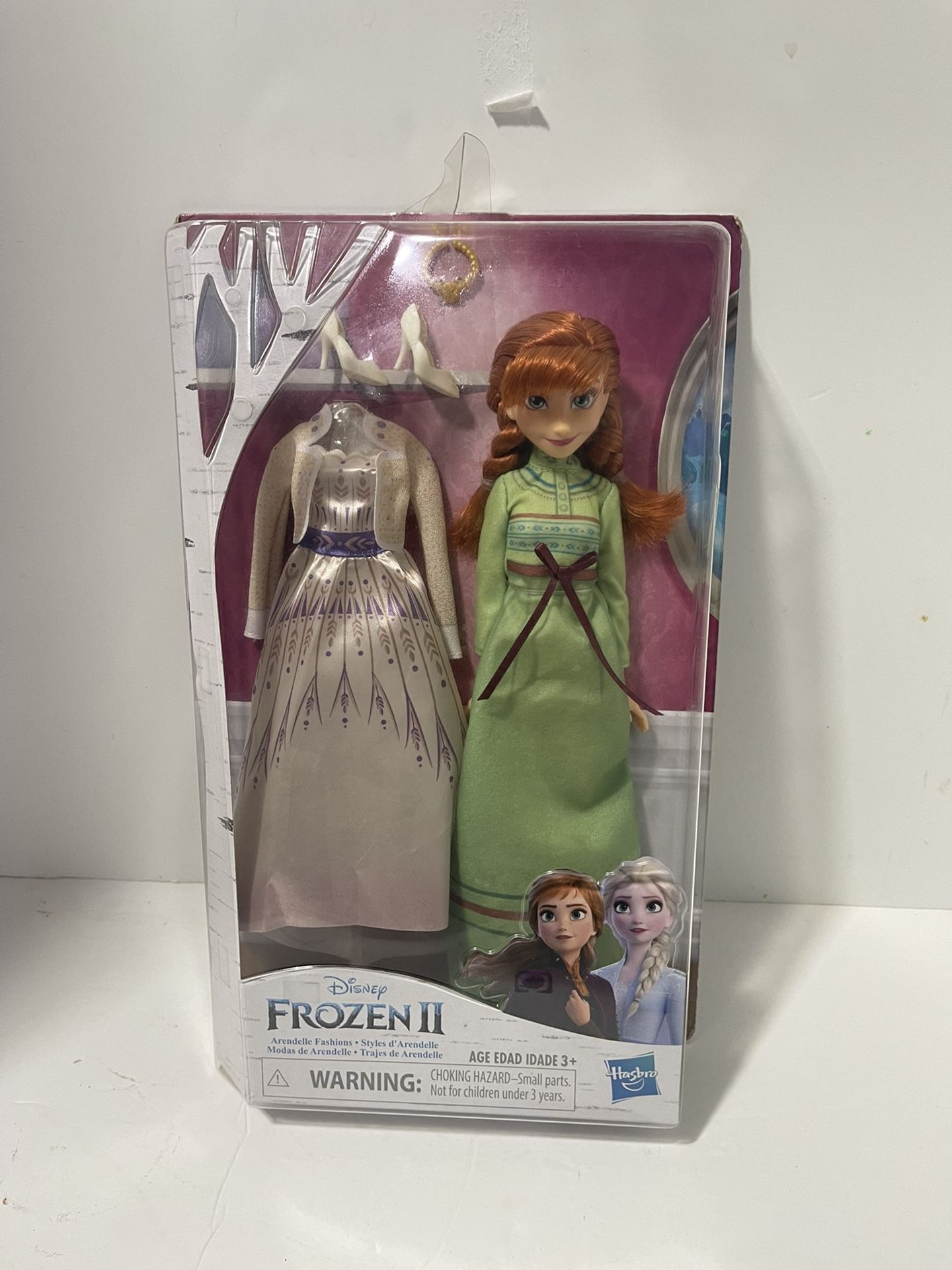 Disney Frozen Arendelle Fashions Anna Fashion Doll with 2 Outfits, Green Nightgown & White Dress Inspired by The Frozen 2 Movie - Toy for Kids 3 Years