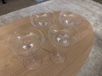 Set of 4 Clear Glass Coupe champagne Glasses