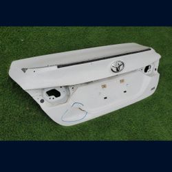 2015 - 2017 TOYOTA CAMRY TRUNK DECKLID HATCH USED
OEM. NC