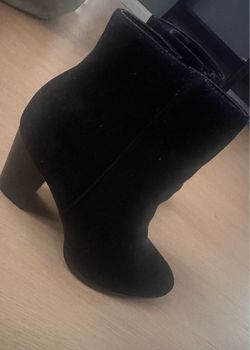 High heel boots size 8