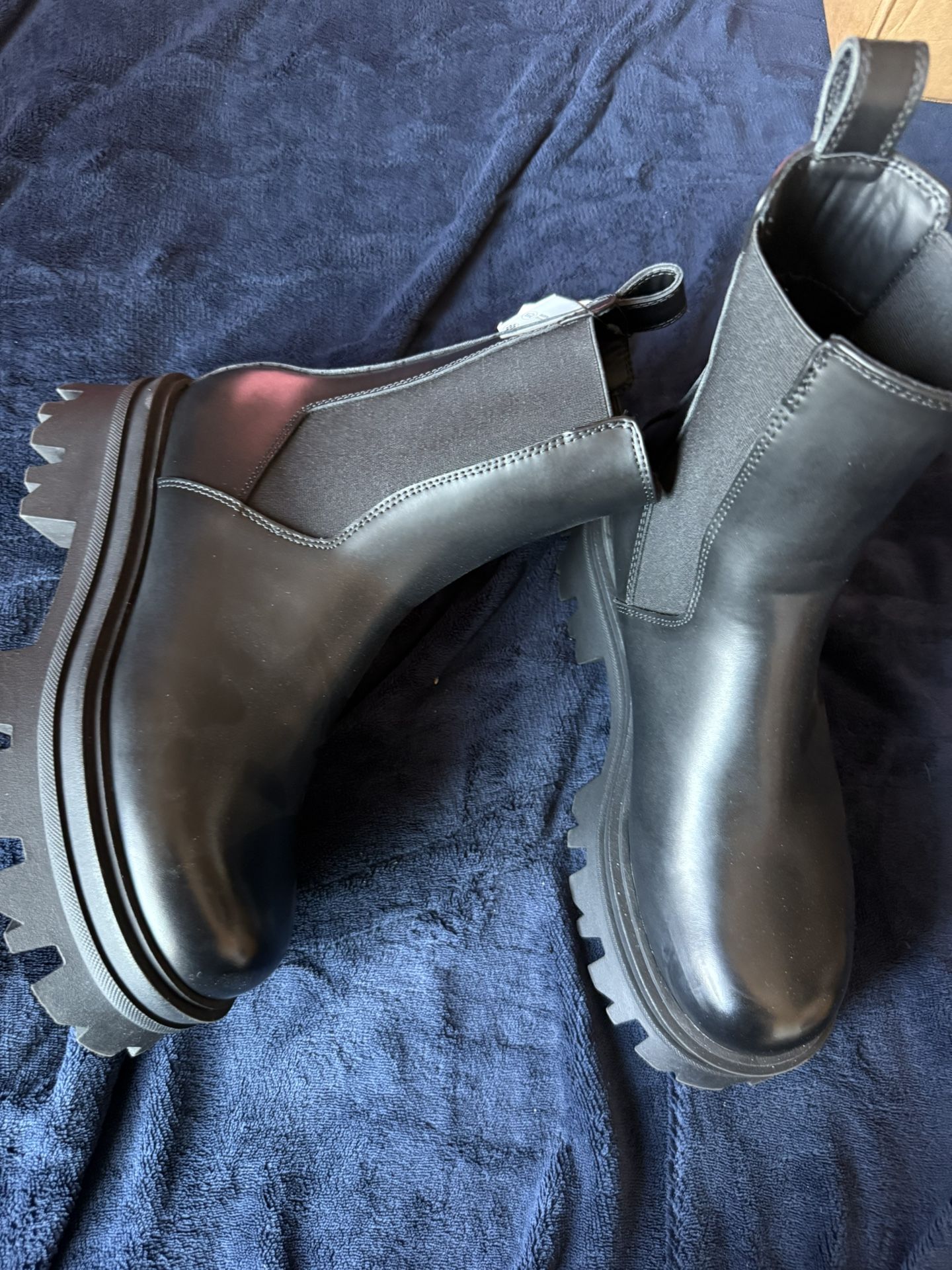 Zara Boots Men’s 8
