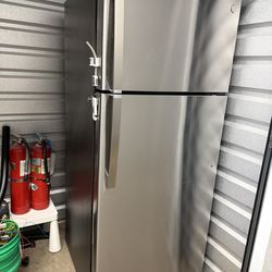 Full size stainless steel refrigerator