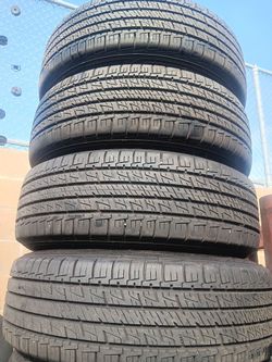 Vendo 4 Llantas Usadas 215 65 17 Goodyear