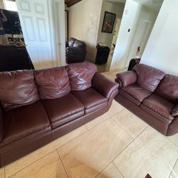  Pair of La-Z-Boy Burgundy Leather Sofas – Matching Set