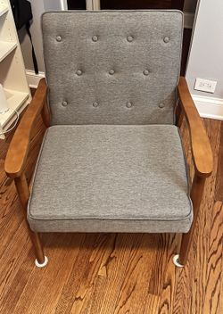 Vintage Antique Living Room Chair 🪑