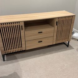 TV stand for TVs up to 65” (Like New)