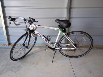 Schwinn Phocus 1600 road bike