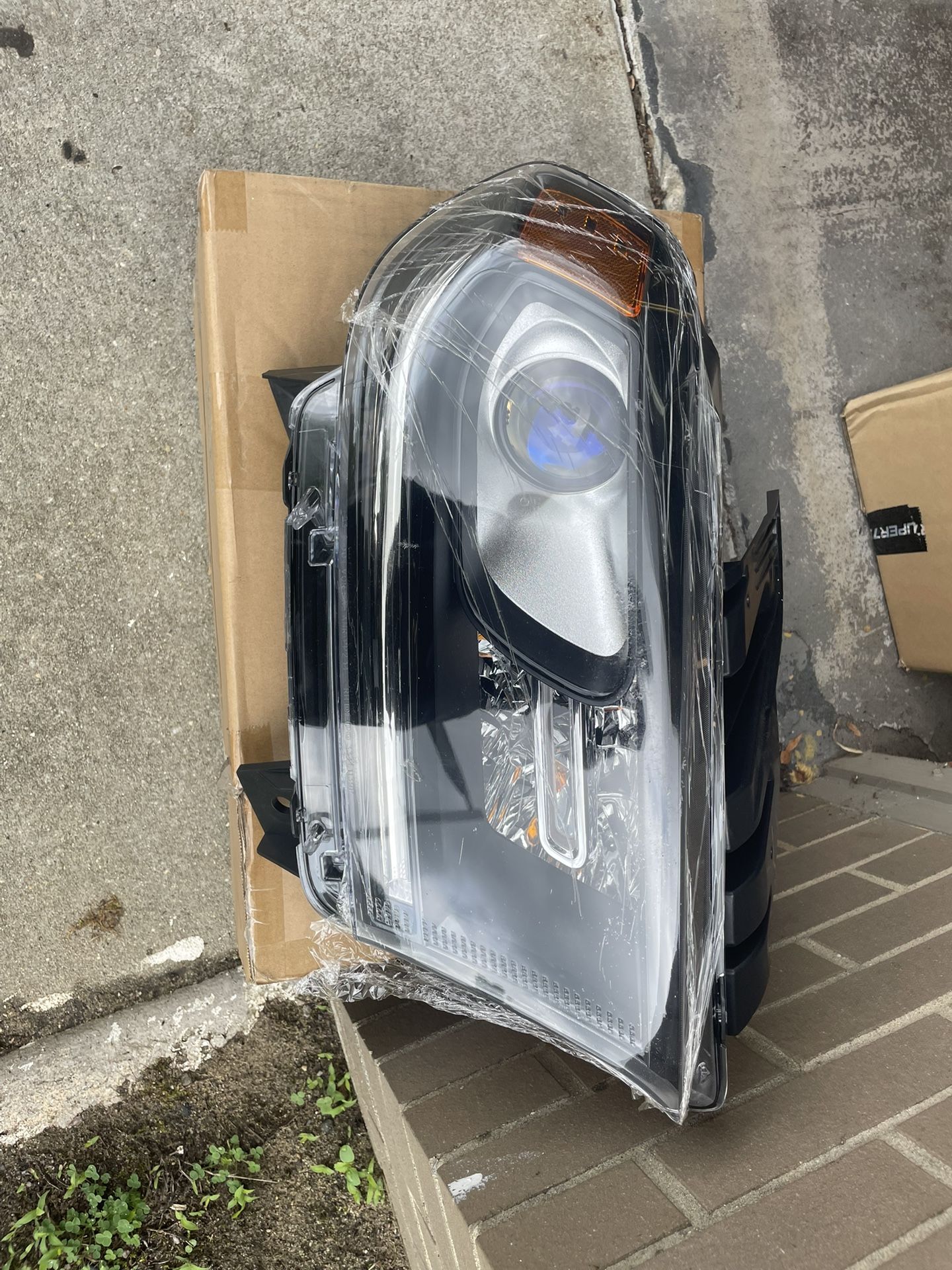 2016-2020 Dodge Durango Passenger Side Headlight