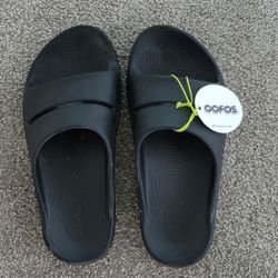 Oofos Unisex Size 9 Sandels