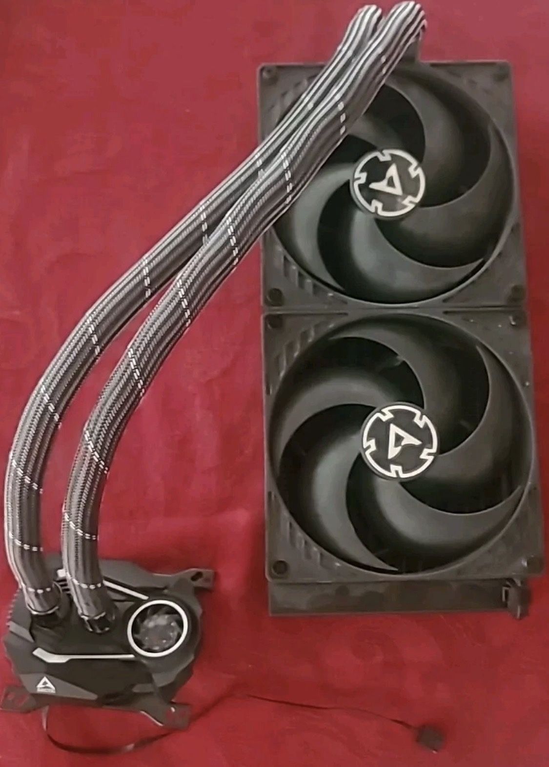 Arctic Liquid Freezer II 240 CPU Water Cooler with box