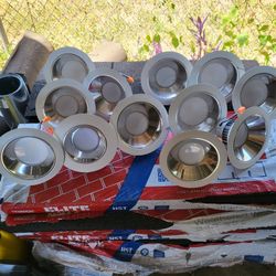 12 Lamps Must Oick Uñ On Southcross And 35