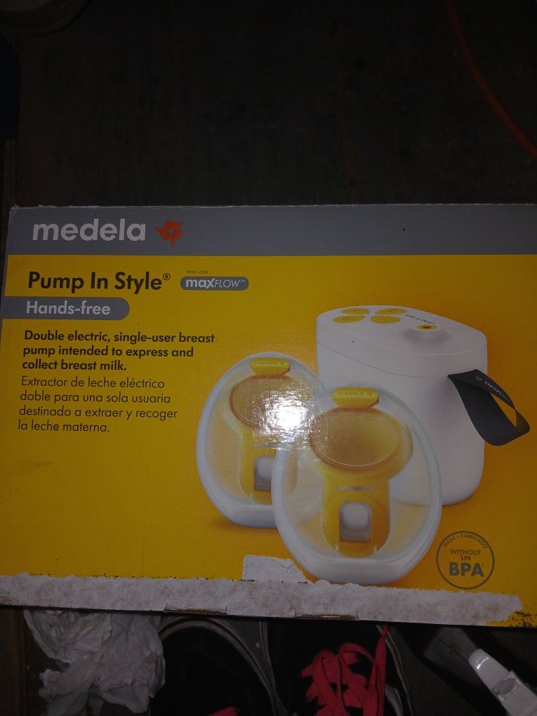 Hands Free Breast Pump With Collection Cups