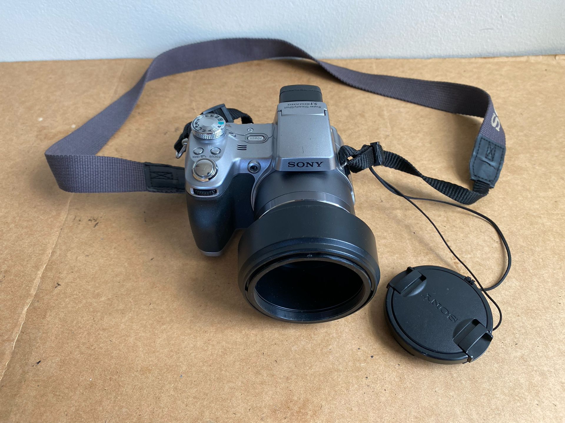 Sony Super SteadyShot DSC-H1 Digital Camera