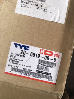 07-12 GMC Sierra Right hand side(passenger) Headlight