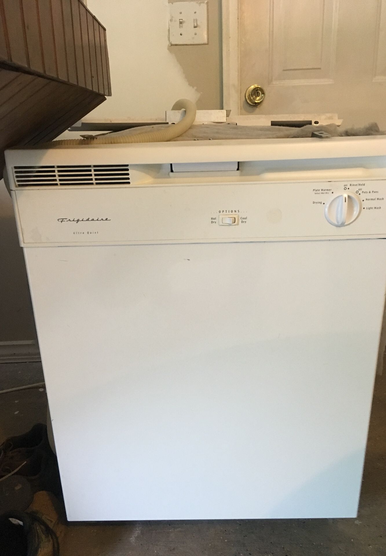 Dishwasher Frigidaire Ultra quiet Used for Sale in Acworth, GA - OfferUp