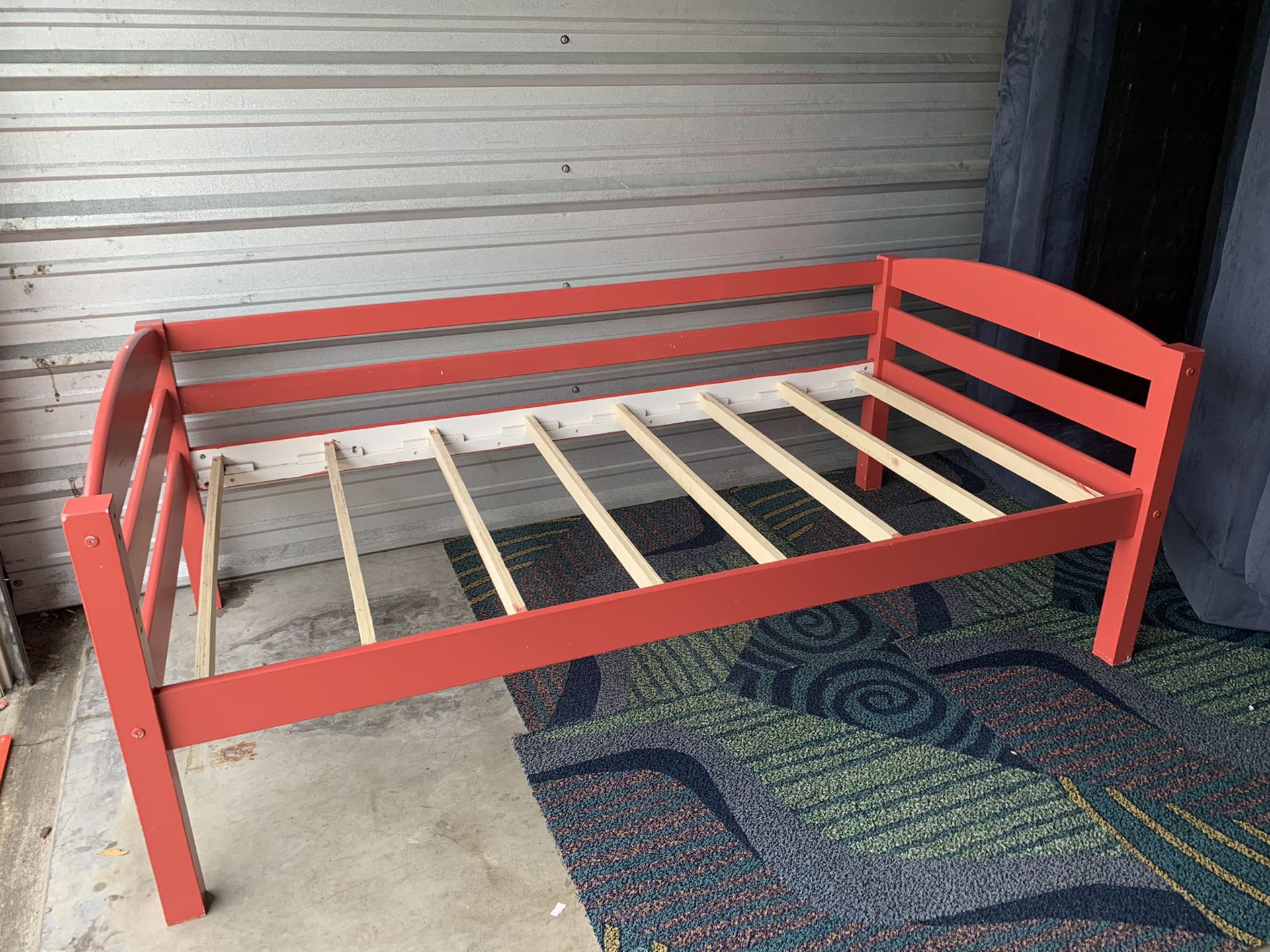 2 Twin beds frame ( Bunked bed)
