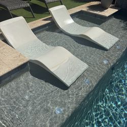 In Pool Loungers