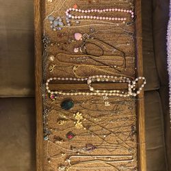 Costume Jewelry -Necklaces - 42 Items