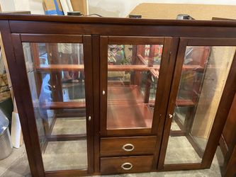 China Hutch And Table With Leaf And 6 Chairs