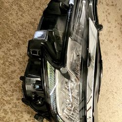 Headlights Toyota Sienna 2022