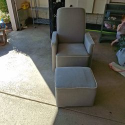 Swivel Rocking Chair 
