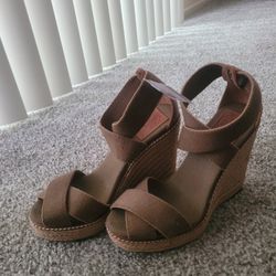 Tori Burch Wedges Size 6