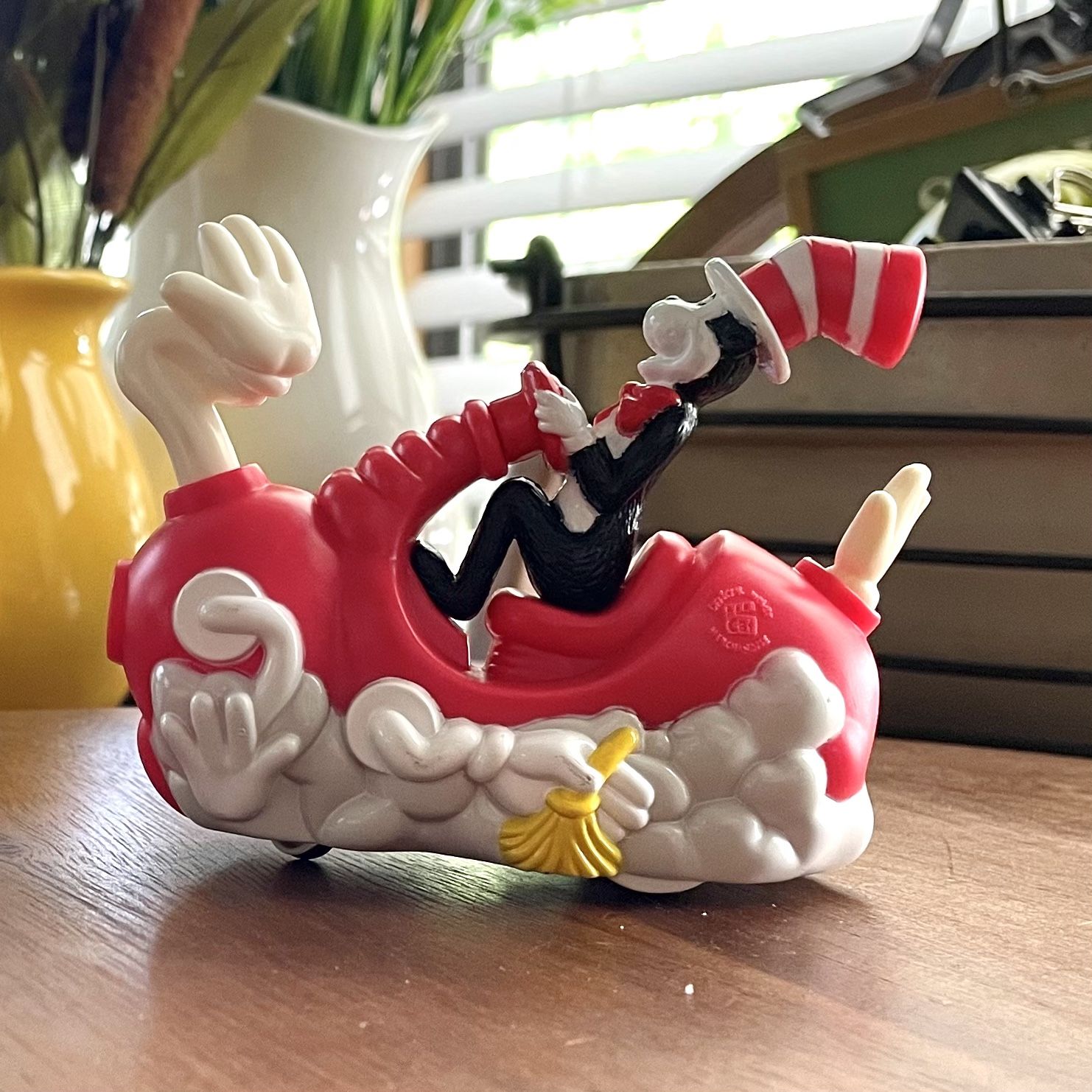 The Cat in the Hat - Burger King Kid’s Meal Toy - 2003 - Cleaning Car Handy
