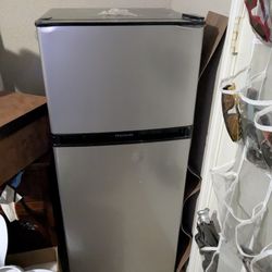 Free  Broken Frigidaire Mini Fridge With Freezer 