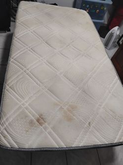 Twin XL bed mattress