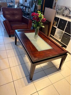 Coffee Table. Rooms to go