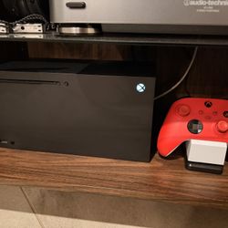 Xbox Series X w/ Controller